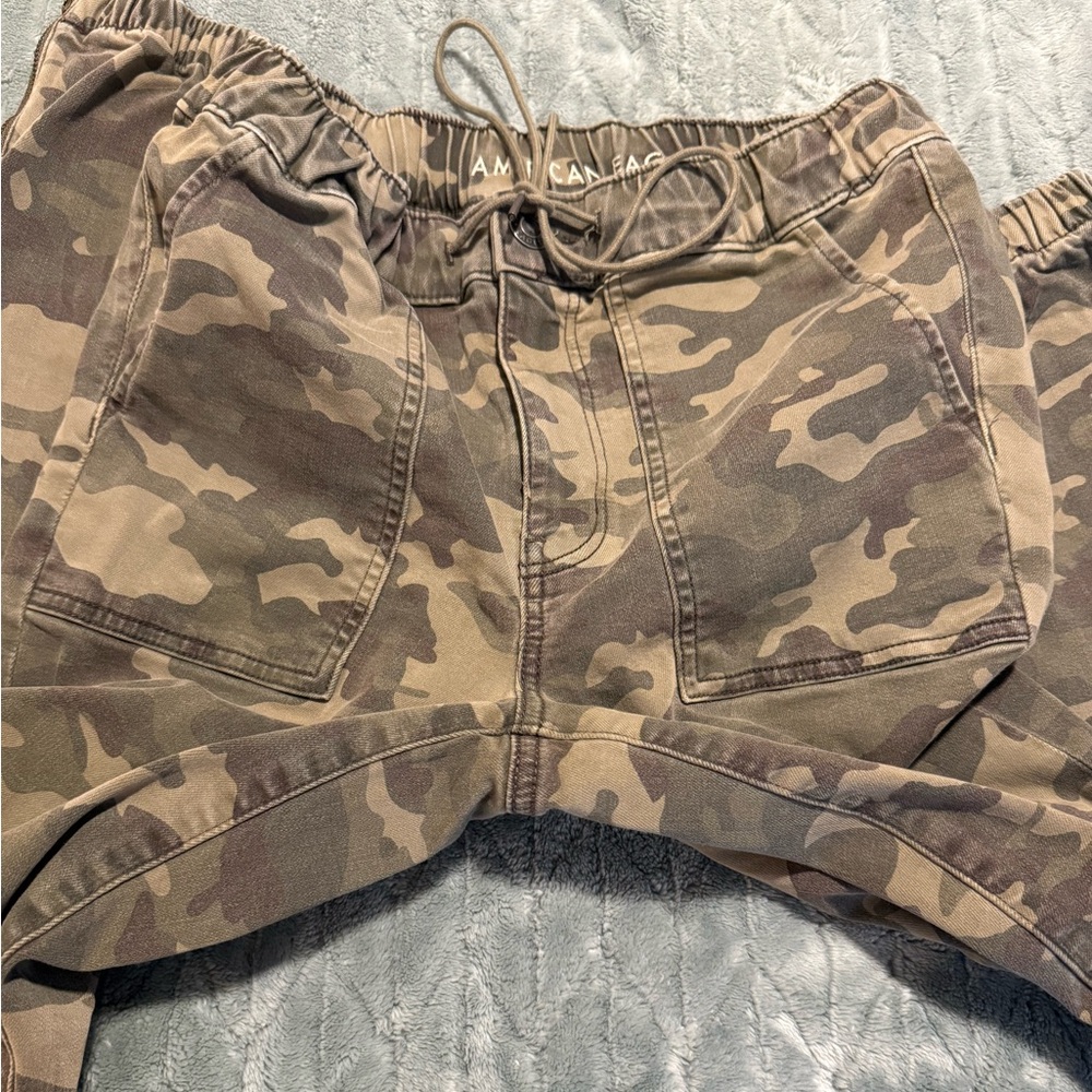 LIKE NEW American Eagle Camo Stretch High-Waisted Jegging Joggers - Picture 8 of 11